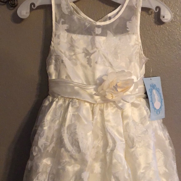 Picture perfect flower girl gown never worn sz 5 - Picture 2 of 4